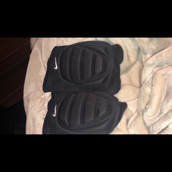 Nike bubble knee pads - Picture 2 of 2